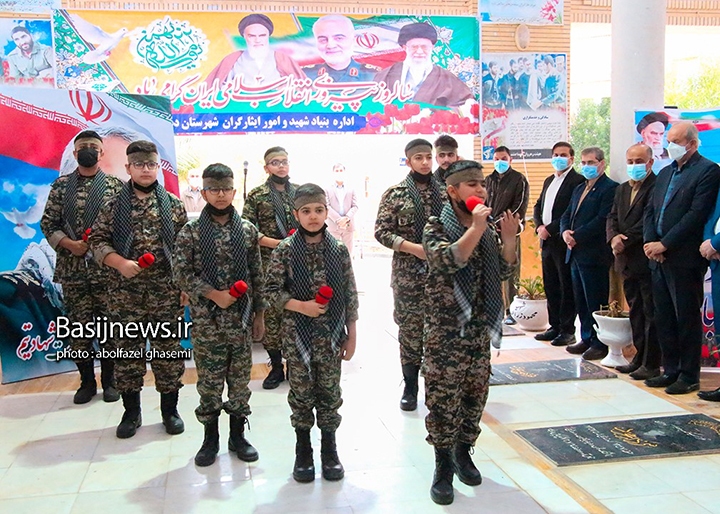 تجدید میثاق مسئولان شهرستان دشتستان با شهدا در اولین روز ایام دهه فجر