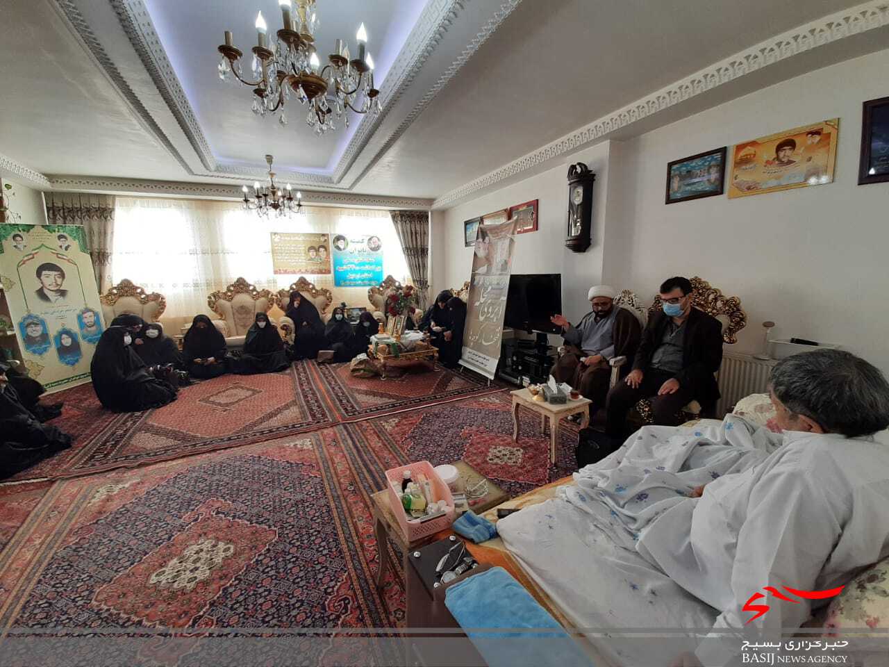 ابروی محله افتخار کوچه ها در منزل شهیدان صمدی مهر