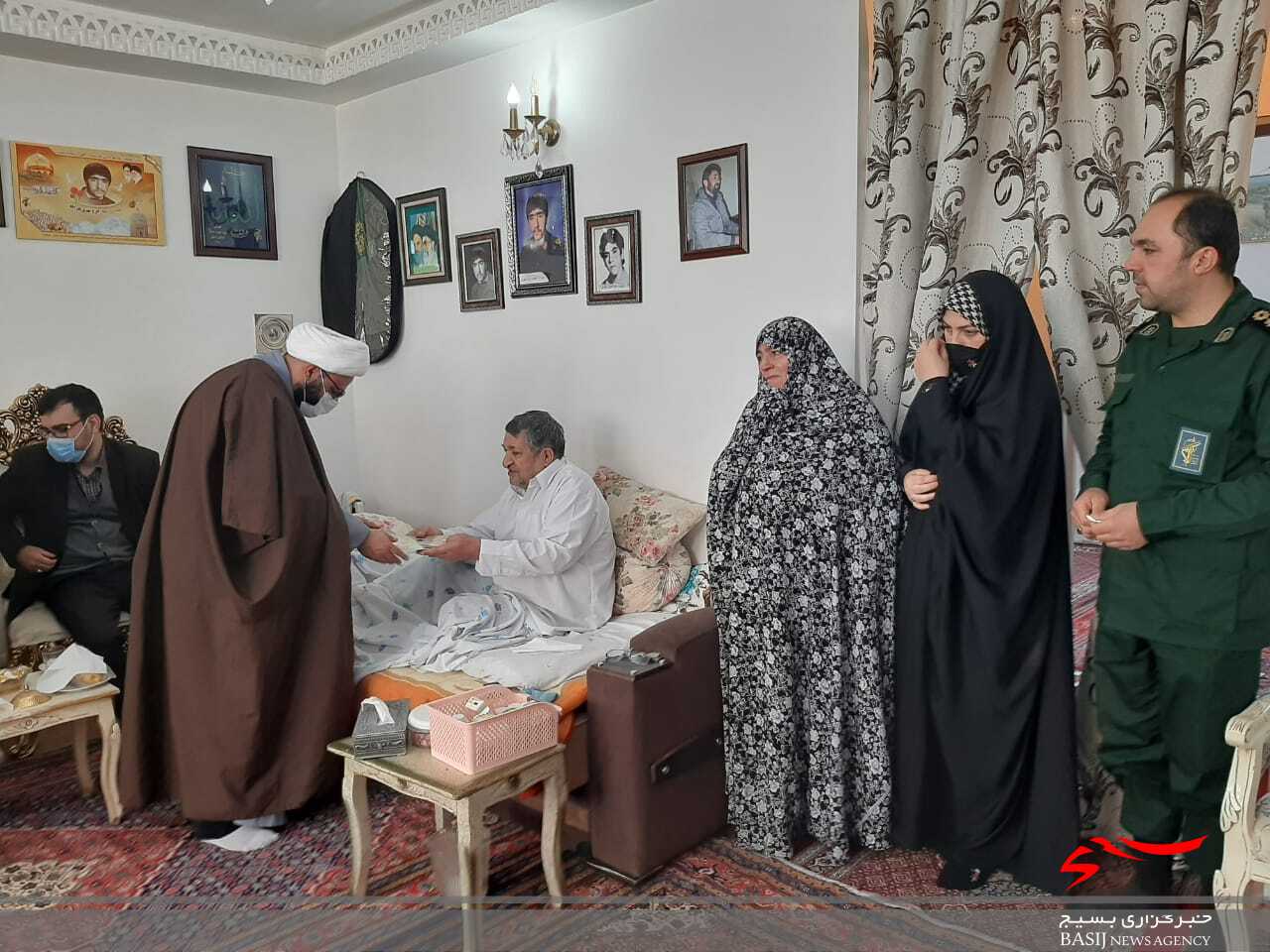 ابروی محله افتخار کوچه ها در منزل شهیدان صمدی مهر