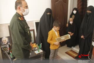 آیین رونمایی از تابلوی کوچه شهید مدافع حرم محمد حسین عطری