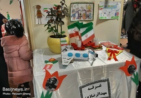 برپایی میز خدمت در دهه فجر انقلاب اسلامی