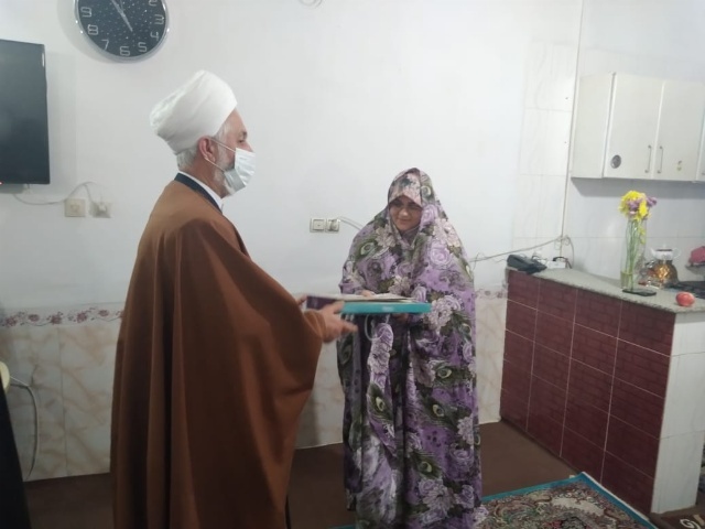 درپایان این دیدار ها با اهداء هدیه از زحمات و صبر و شکیبایی&nbsp; این بزرگواران تقدیر شد
