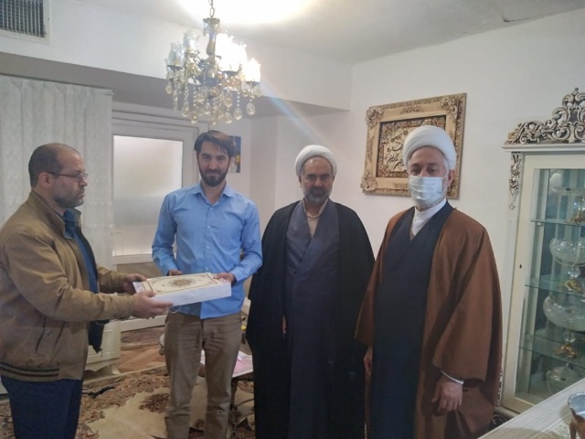 درپایان این دیدار ها با اهداء هدیه از زحمات و صبر و شکیبایی&nbsp; این بزرگواران تقدیر شد
