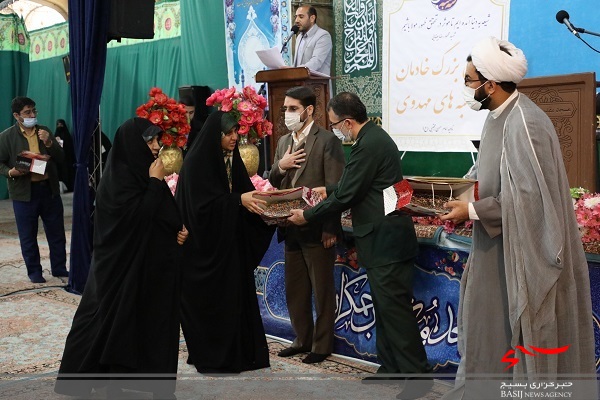 مراسم تجلیل از فعالان برنامه سه شنبه های مهدوی ناحیه بسیج امام حسن مجتبی(ع) مراسم تجلیل از فعالان برنامه سه شنبه های مهدوی ناحیه بسیج امام حسن مجتبی(ع)