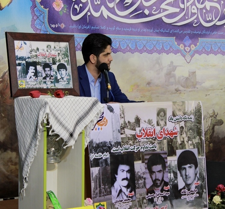 فراگیری قرآن کریم تکلیفی از جانب امام خامنه ای (مدظله العالی) برای ماست