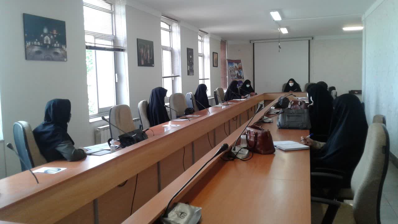 برگزاری جلسه هم اندیشی و همکاری کمیته بانوان در راستای کنگره ۳۵۳۵ شهید زنجان