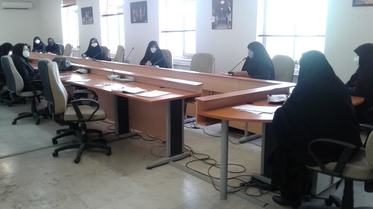 برگزاری جلسه هم اندیشی و همکاری کمیته بانوان در راستای کنگره ۳۵۳۵ شهید زنجان