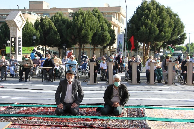 اقامه نماز عید سعید فطر در آسایشگاه خیریه کهریزک اقامه نماز عید سعید فطر در آسایشگاه خیریه کهریزک