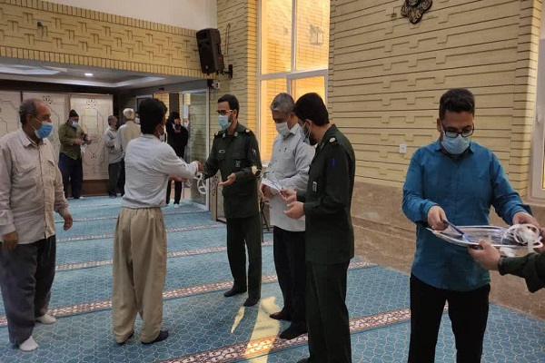 تجلیل از جمعی از کارگران روزمزد شهر لار