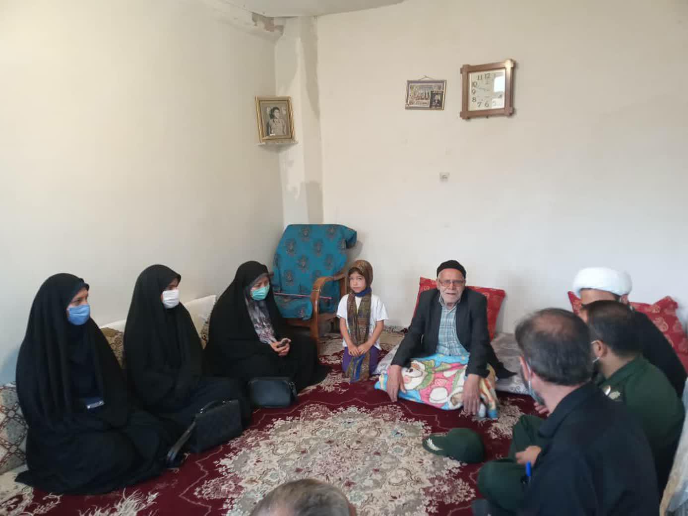 سرکشی از خانواده شهدای شهر شهباز محله بازنه