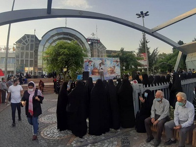 برپایی ایستگاه صلواتی توزیع شیرینی و شربت و توزیع رایگان ماسک