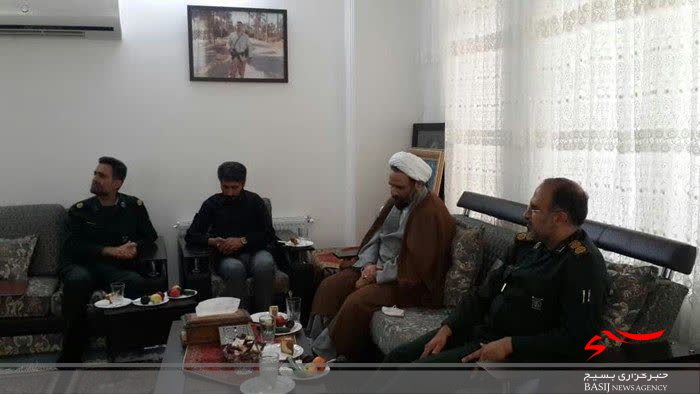 دیدار مسئولین سپاه امام علی ابن ابیطالب (ع) با خانواده شهید شهروز مظفری نیا دیدار مسئولین سپاه امام علی ابن ابیطالب (ع) با خانواده شهید شهروز مظفری نیا