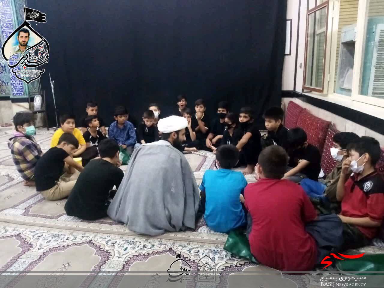برپایی حلقه های معرفتی صالحین پیرامون محرم در پایگاه های حوزه شهید شیرازی