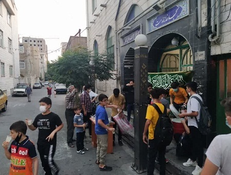 برپایی ایستگاه صلواتی به مناسبت عید بزرگ ولایت