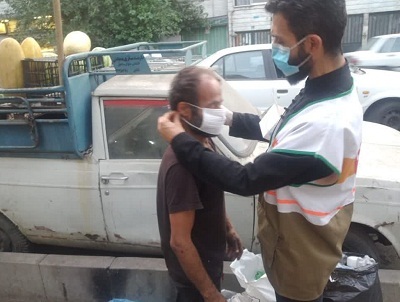 توزیع ماسک و بروشور در بین اهالی ناحیه مالک اشتر