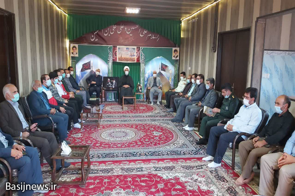شهیدان رجایی و باهنر الگوی سادهزیستی، مردمی و خدمتی هستند شهیدان رجایی و باهنر الگوی سادهزیستی، مردمی و خدمتی هستند