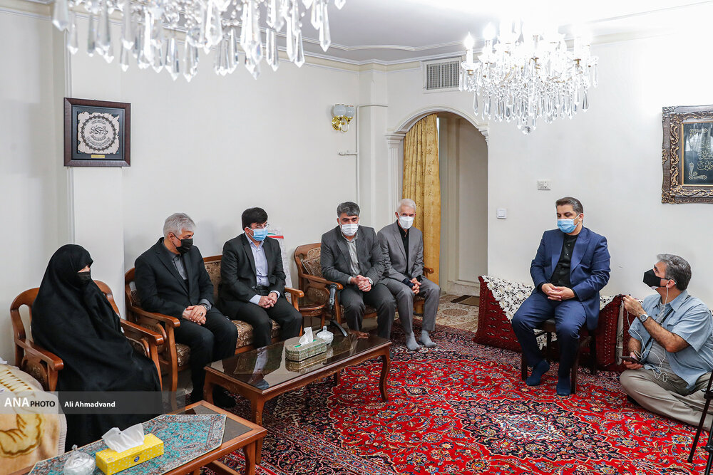 دیدار وزیر ورزش و جوانان و رییس سازمان بسیج ورزشکاران با خانواده شهدای ورزشکار