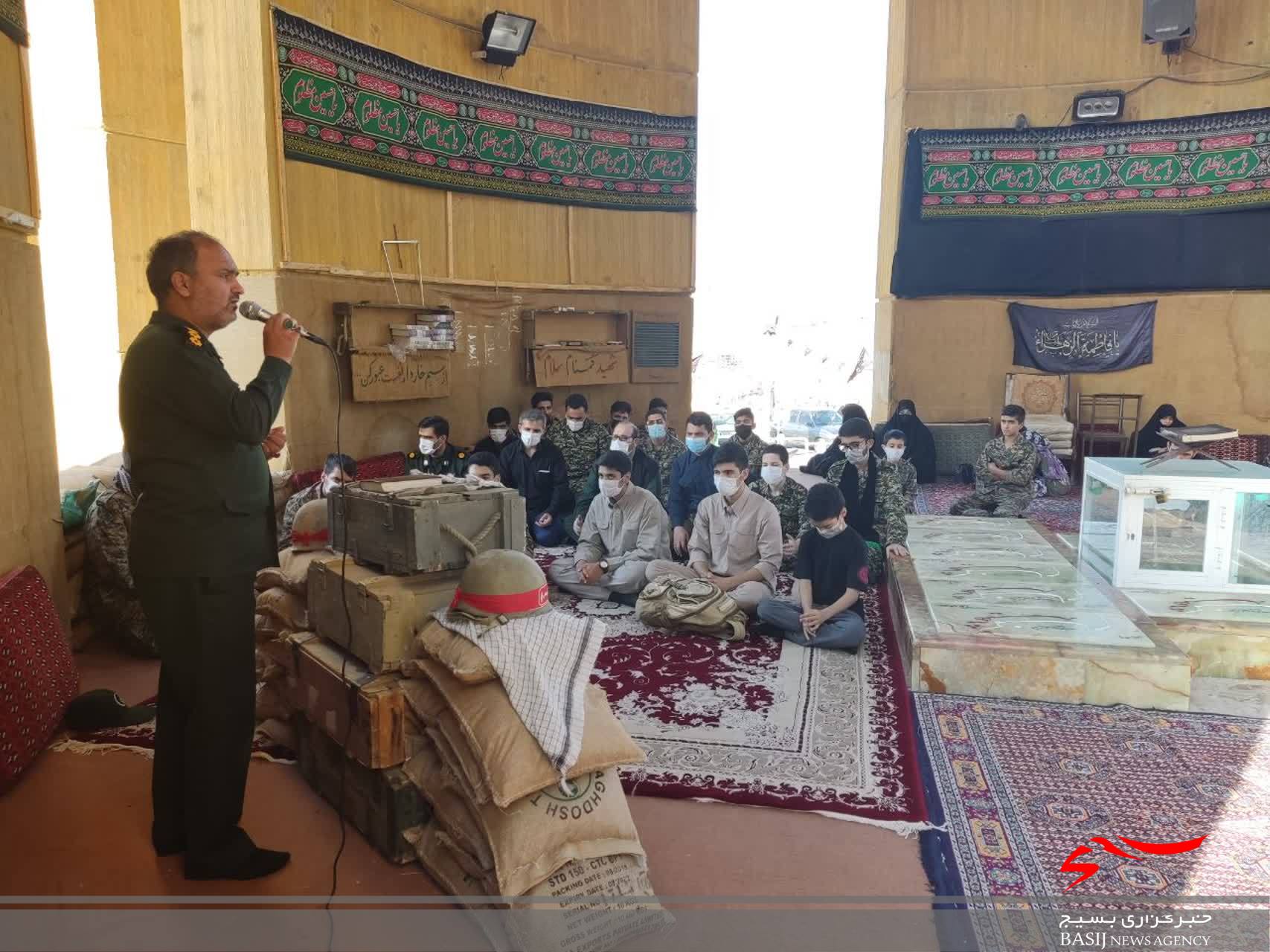 غبارروبی مزار شهدای گمنام کوه خضر نبی(ع) قم باحضور بسیجیان حوزه شهید بهشتی