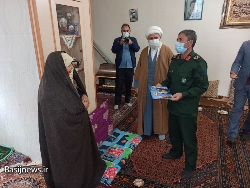 تجلیل فرمانده سپاه استان اردبیل از خانواده شهدا و مدافعان سلامت سرعین