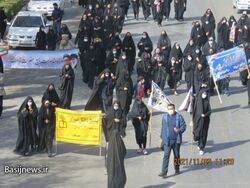 مراسم راهپیمایی 13 آبان در شهر دهاقان برگزار شد