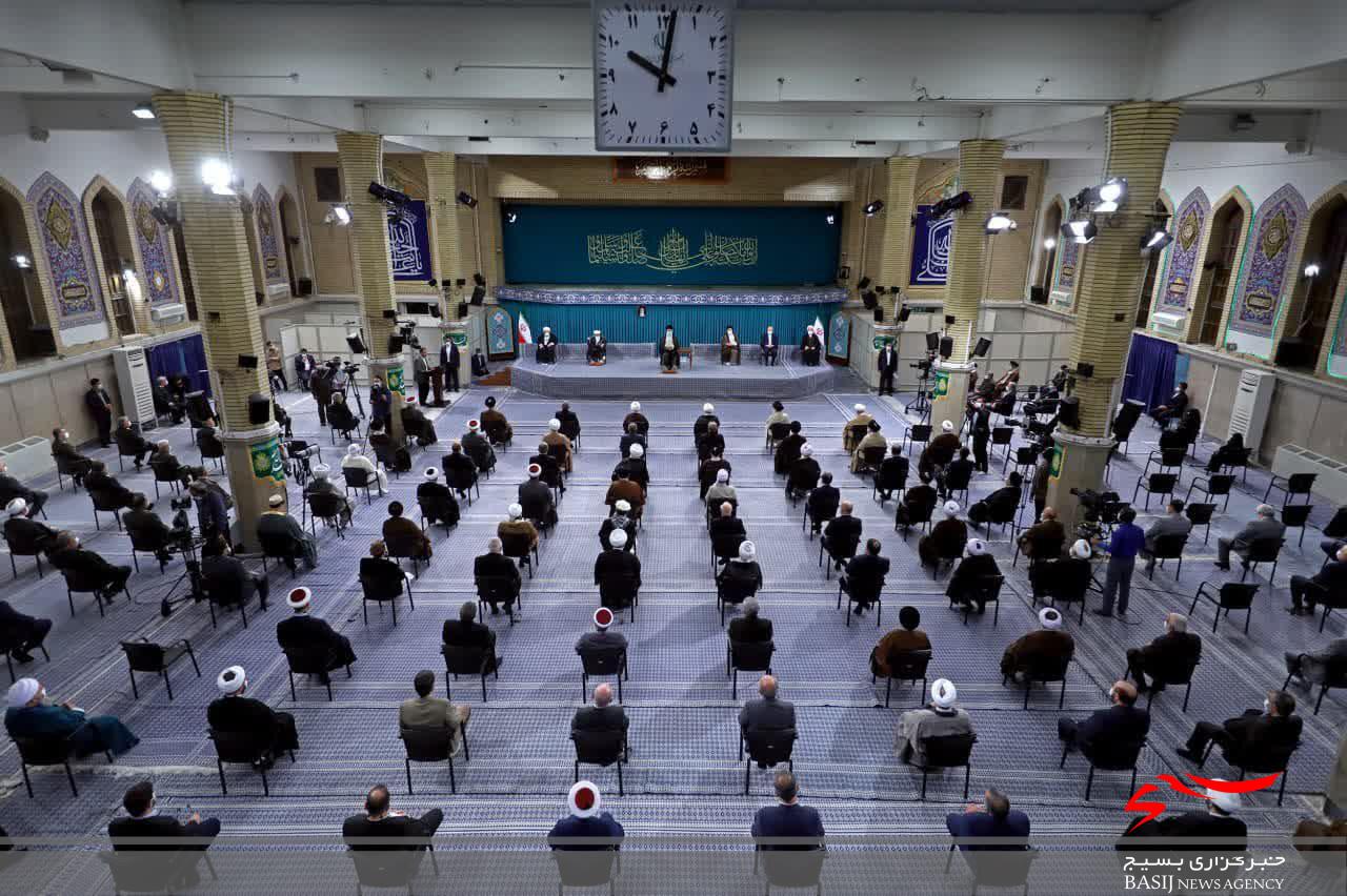دیدار میهمانان کنفرانس وحدت اسلامى‌ و جمعی از مسئولان نظام با رهبر انقلاب