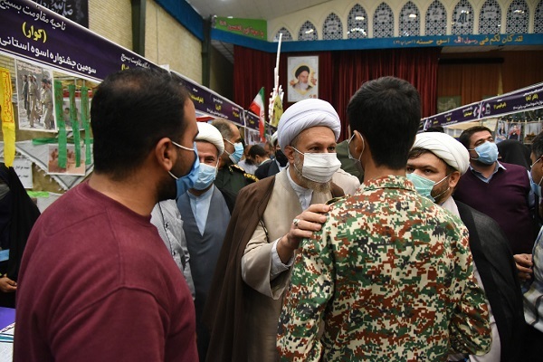 نماینده ولی فقیه و امام جمعه شیراز از نمایشگاه اسوه دیدن کرد