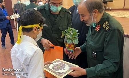 آیین تجلیل از خادمین اقامه نماز و خانواده&zwnj;های شهدا و جانبازان برگزار شد