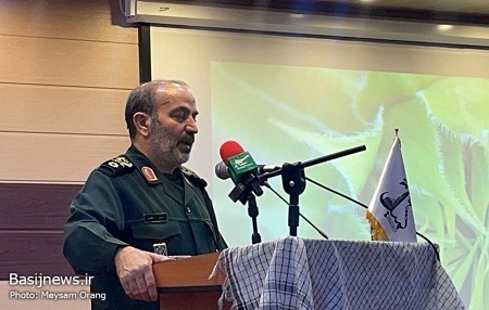 آیین تجلیل از خادمین اقامه نماز و خانواده&zwnj;های شهدا و جانبازان برگزار شد