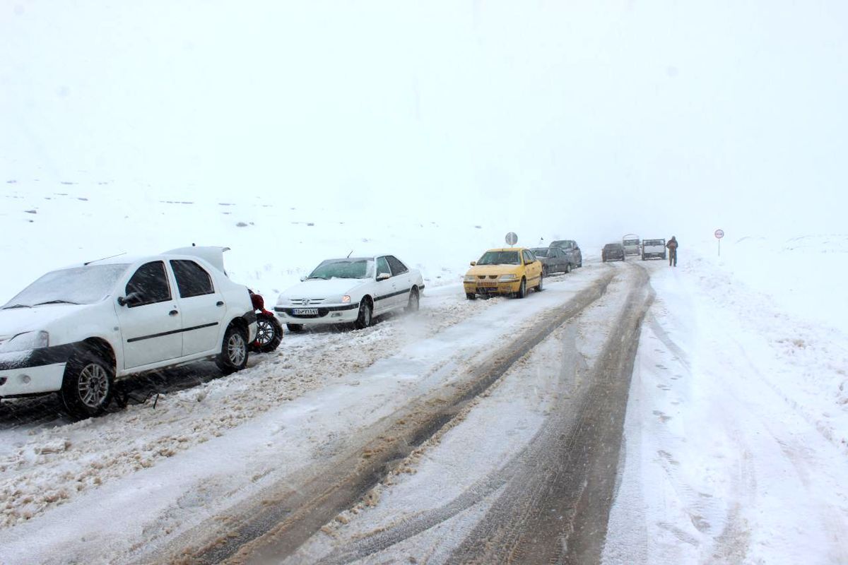 بارش ۲۰سانتی برف در درازنو/سرعت وزش باد به ۹۰ کیلومتر برساعت رسید