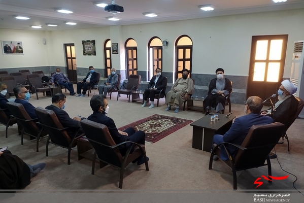 دانشگاه آزاد از ظرفیت استان بوشهر برای شهرک داروسازی دریایی استفاده کند