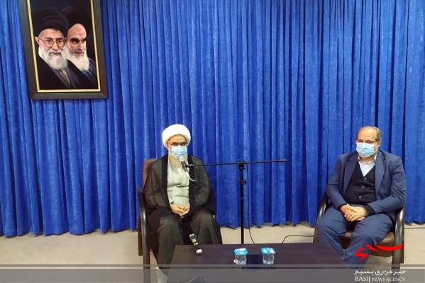 دانشگاه آزاد از ظرفیت استان بوشهر برای شهرک داروسازی دریایی استفاده کند