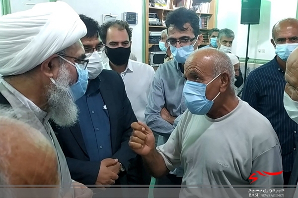 بازدید آیت الله صفایی بوشهری از روستای خورشهاب و بررسی مشکلات این روستا بازدید آیت الله صفایی بوشهری از روستای خورشهاب و بررسی مشکلات این روستا