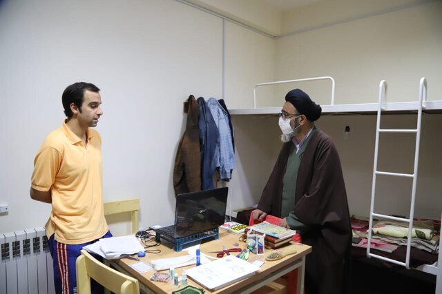بازدید سرزده نماینده ولی فقیه در آذربایجان شرقی از خوابگاه دانشجویان بازدید سرزده نماینده ولی فقیه در آذربایجان شرقی از خوابگاه دانشجویان