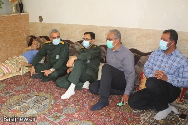 سرکشی از خانواده شهید غلامرضا پینو در دلوار