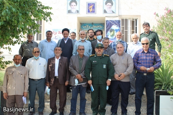 نشست صمیمانه پیشکسوتان بسیجی با فرماندهی مرکز مقاومت بسیج امام حسین(ع) دلوار نشست صمیمانه پیشکسوتان بسیجی با فرماندهی مرکز مقاومت بسیج امام حسین(ع) دلوار