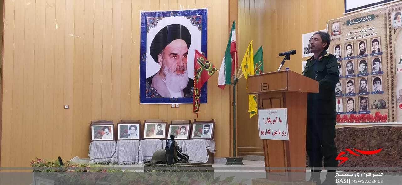 شهدای جهادگر سنگرسازان بی&zwnj;سنگر هستند