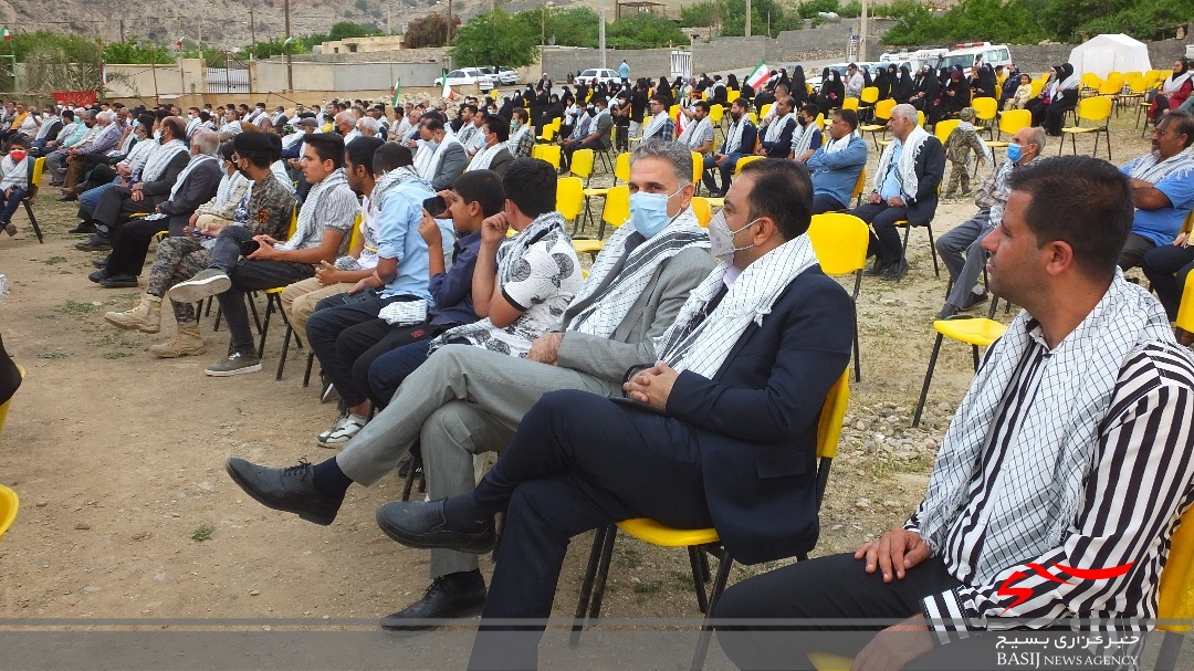 یادواره 11شهید والامقام روستای گناوه گچساران/ سردار مثنوی: تداوم و صدور انقلاب به برکت خون شهداست یادواره 11شهید والامقام روستای گناوه گچساران/ سردار مثنوی: تداوم و صدور انقلاب به برکت خون شهداست