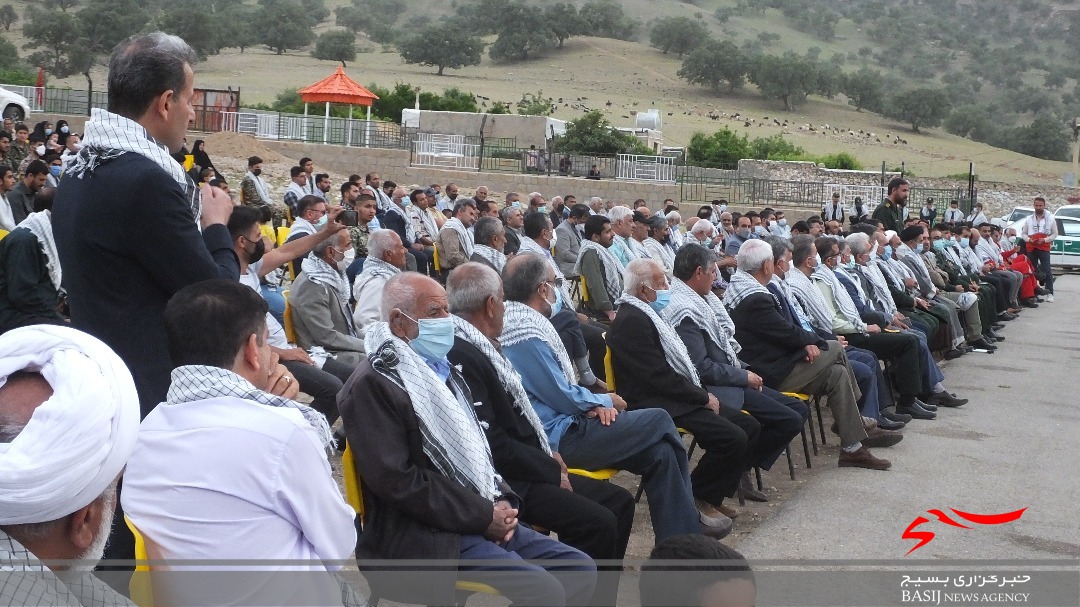 یادواره 11شهید والامقام روستای گناوه گچساران/ سردار مثنوی: تداوم و صدور انقلاب به برکت خون شهداست یادواره 11شهید والامقام روستای گناوه گچساران/ سردار مثنوی: تداوم و صدور انقلاب به برکت خون شهداست