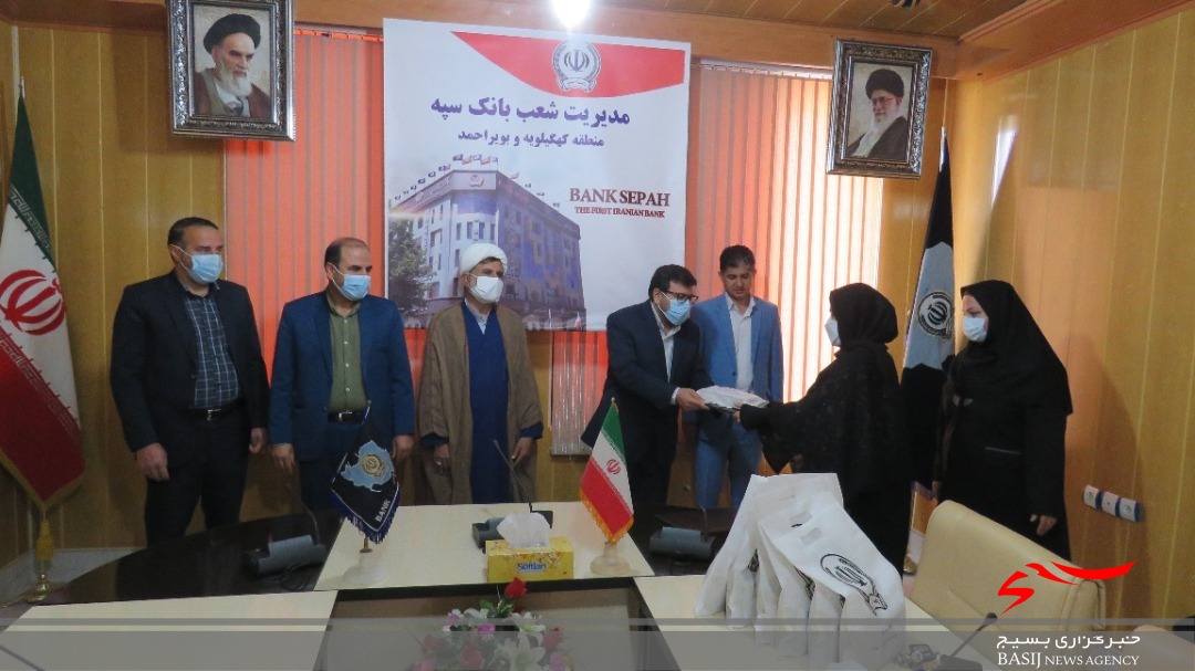 تجلیل از برگزیدگان 