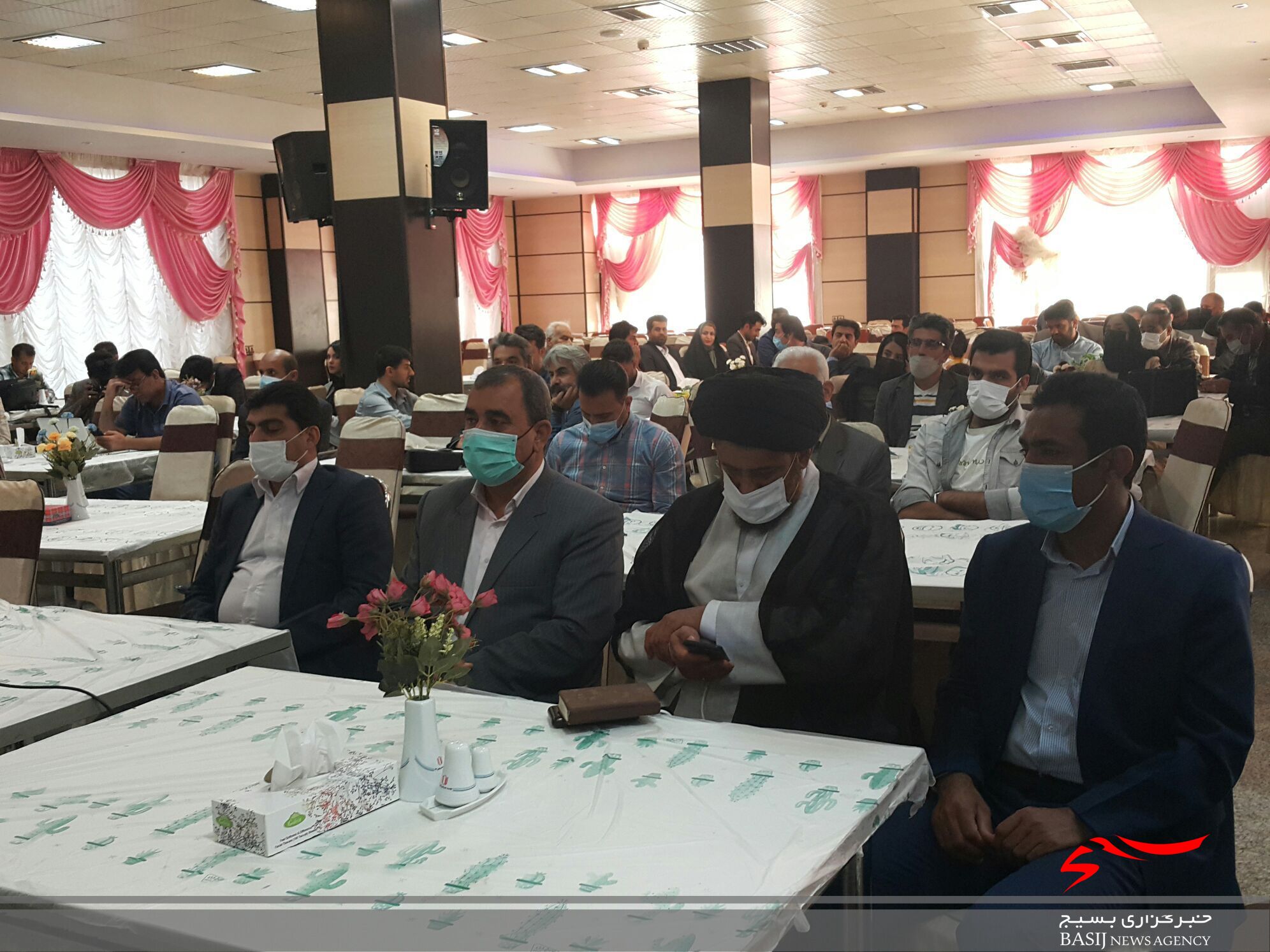 هنرمندان برگزیده سال ۱۴۰۰ کهگیلویه و بویراحمد تجلیل شدند+(تصاویر )