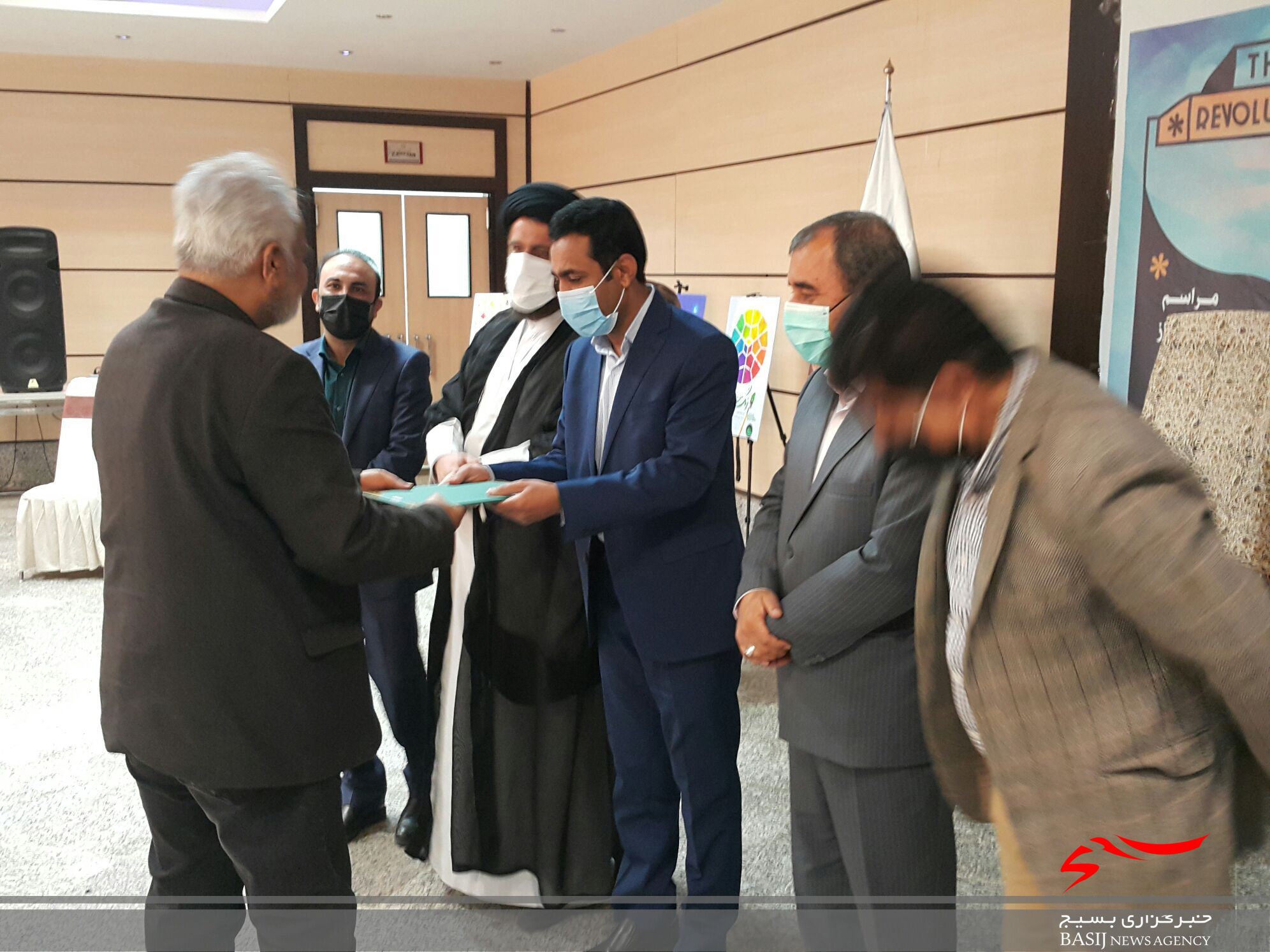 هنرمندان برگزیده سال ۱۴۰۰ کهگیلویه و بویراحمد تجلیل شدند+(تصاویر )