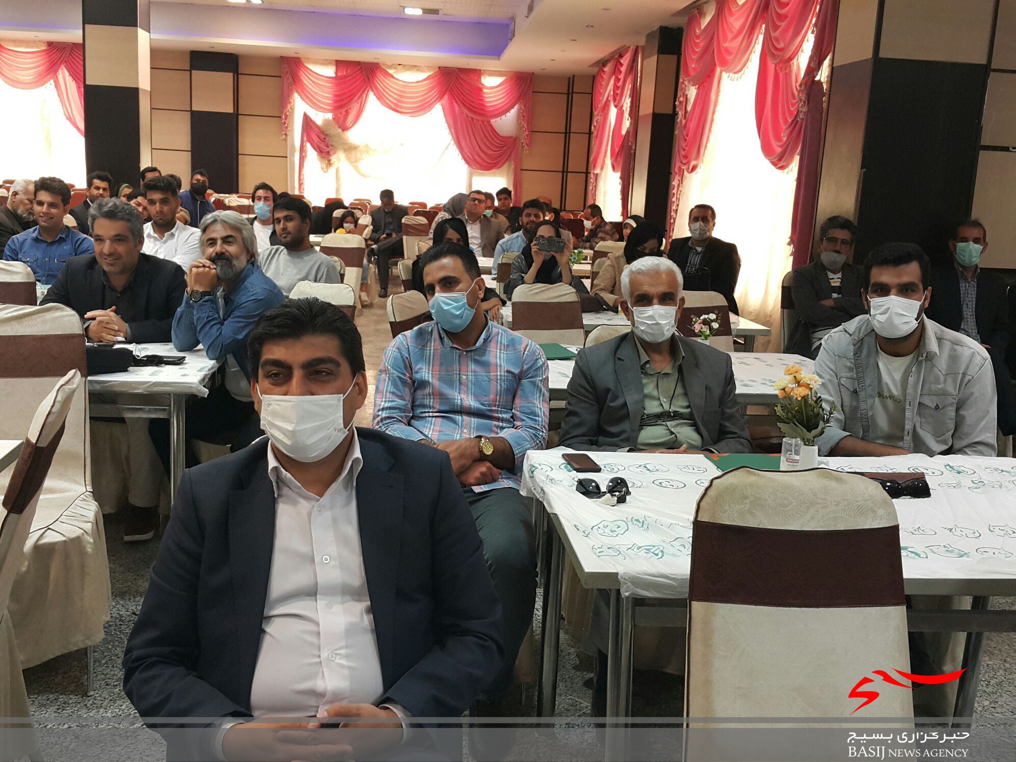 هنرمندان برگزیده سال ۱۴۰۰ کهگیلویه و بویراحمد تجلیل شدند+(تصاویر )