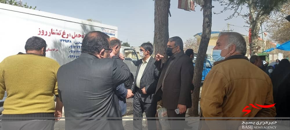 توزیع مرغ گرم و منجمد در بازار یاسوج/ مرغ به اندازه کافی موجود است/  مردم نگران نباشند و از خرید اضافی خودداری کنند