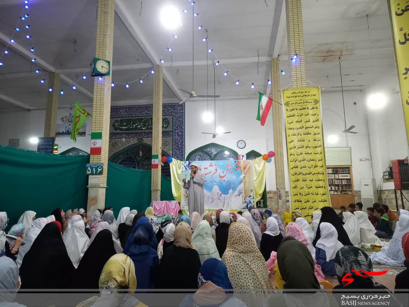 جشن فرشته ها ویژه دختران روزه اولی در جعفریه برگزار شد جشن فرشته ها ویژه دختران روزه اولی در جعفریه برگزار شد