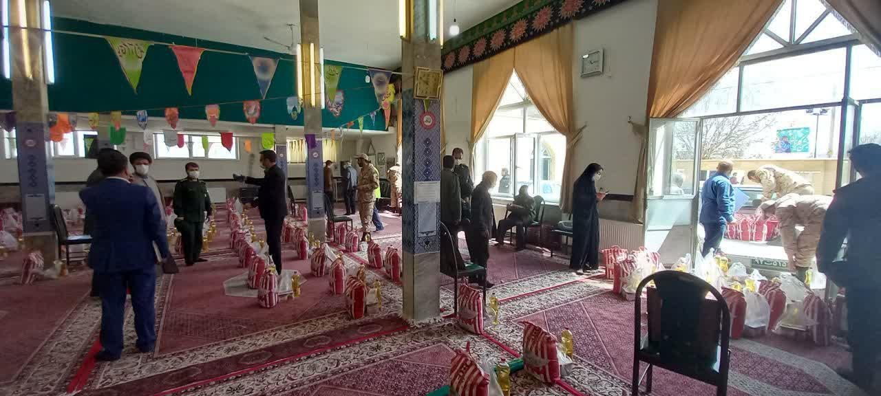 توزیع 1000 بسته معیشتی همزمان با ماه مبارک رمضان در بین نیازمندان سلطانیه ای توزیع 1000 بسته معیشتی همزمان با ماه مبارک رمضان در بین نیازمندان سلطانیه ای