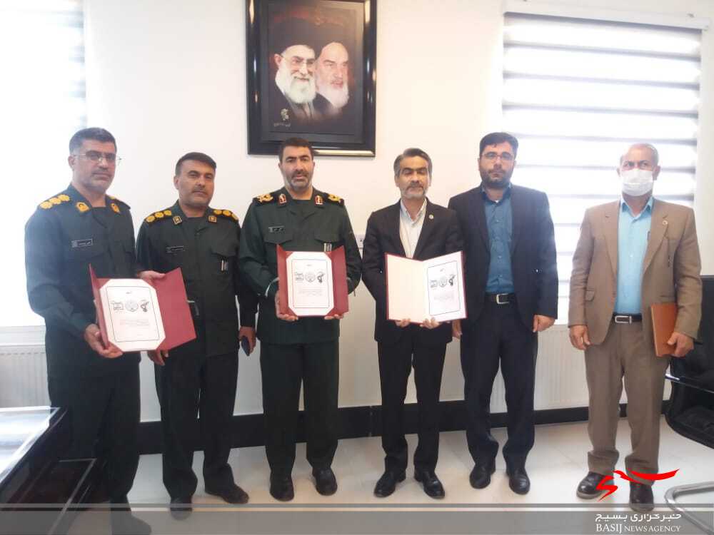 انعقاد تفاهم نامه همکاری بین سازمان بسیج حقوقدانان و مرکز وکلای قوه قضائیه انعقاد تفاهم نامه همکاری بین سازمان بسیج حقوقدانان و مرکز وکلای قوه قضائیه