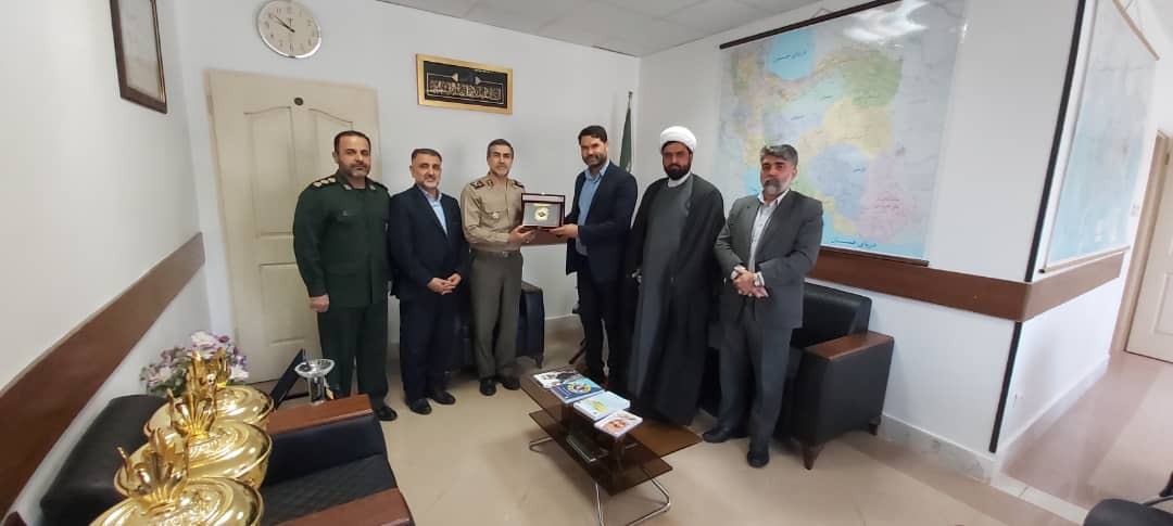 دیدار دکتر میرجلیلی و امیر فولادی به مناسبت روز ارتش دیدار دکتر میرجلیلی و امیر فولادی به مناسبت روز ارتش