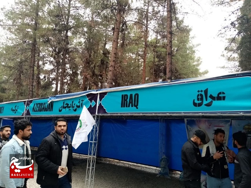 تلاش موکب داران عراقی برای پذیرایی از زائران حاج قاسم تلاش موکب داران عراقی برای پذیرایی از زائران حاج قاسم