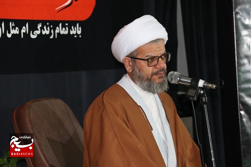 محفل انس با قرآن و یادبود سیدالشهدای جبهه مقاومت در مسجد امام هادی دامغان