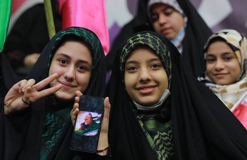 اجتماع دختران حاج قاسم در ورزشگاه 12 هزار نفری آزادی